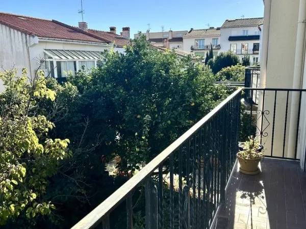Appartement traversant T3 avec garage, place de parking, jardin et buanderie 66000 Perpignan.