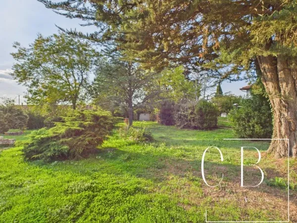 Terrain en individuel 894 m²