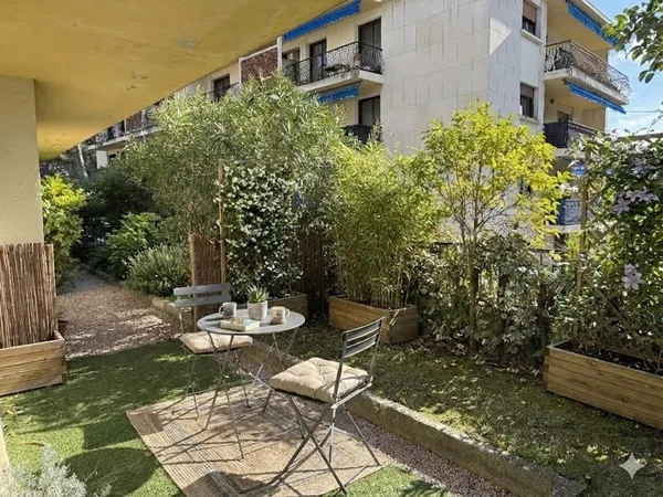 Aix en Provence, appartement 3 pièces de 66 m2, terrasse, ca