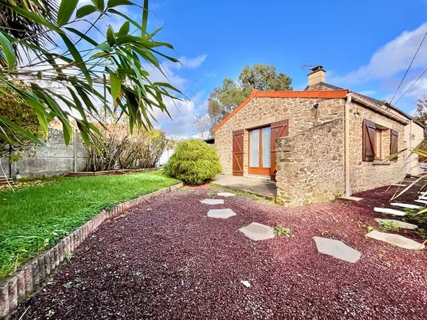 EXCLUSIVITE - SAINT HERBLAIN - Proche de la carrière maison 5 pièces avec garage