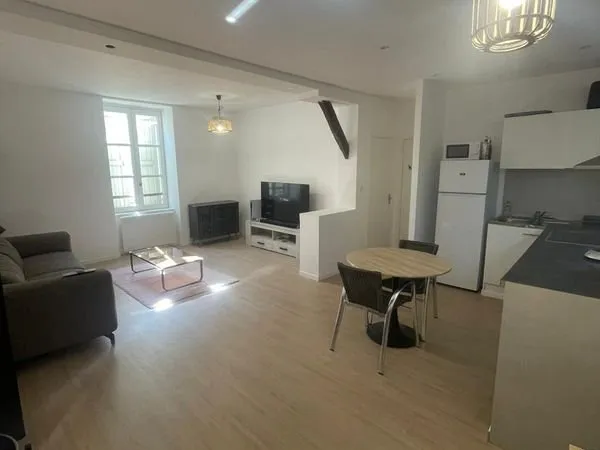 A louer appartement T4 terrasse proche Préfecture