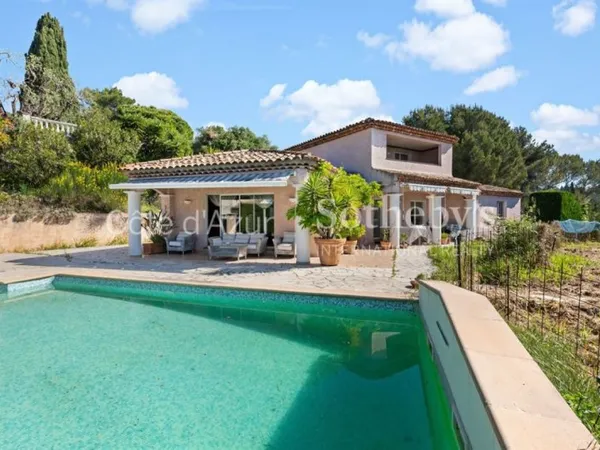 Mougins Nartassière maison 300 m² terrain 1000 m² piscine fort potentiel rénovation