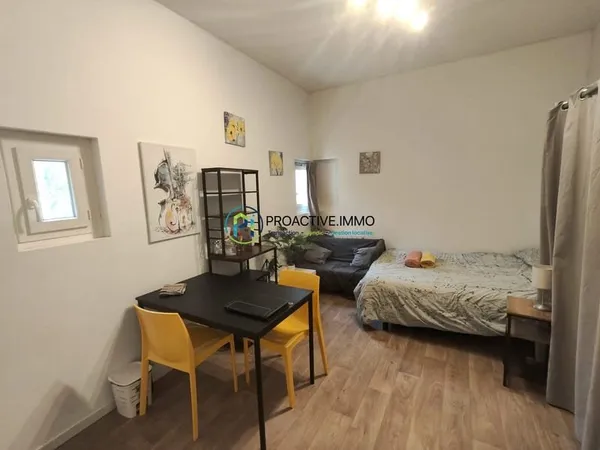 Studio - environ 17 m² - 119 000 € FAI