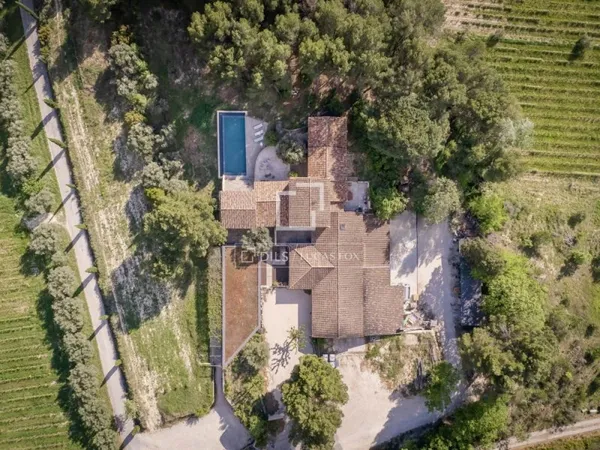 Maison de campagne de 320m² a vendre à Montpellier Region avec 1