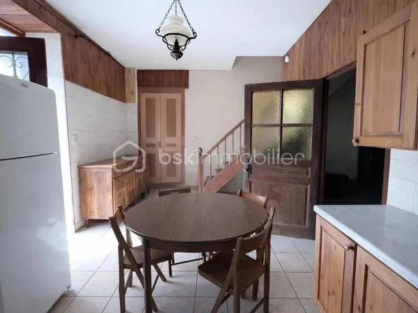 Exclusivité : Maison de 155m² avec jardin, à rénover sur la commune de Revel Tourdan