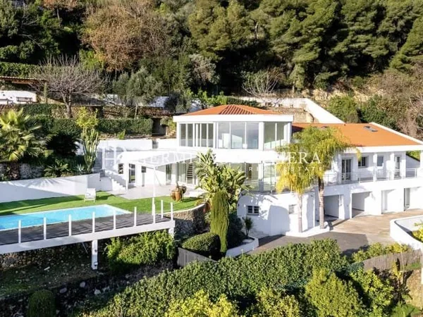 Villa contemporaine au calme proche Monaco