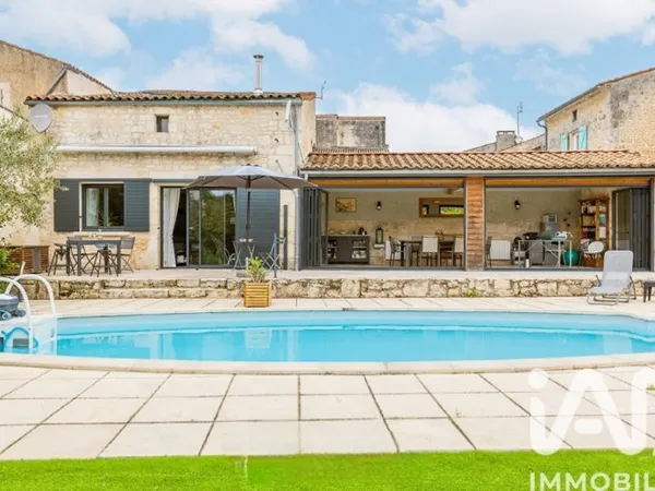Maison 11 pièces 275 m²