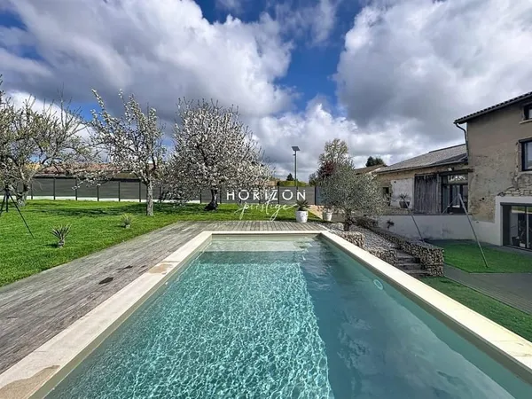 Sance: Maison en pierres rénovée 270m²