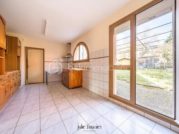 LA GRANGE-AUX-BOIS - Maison familiale 108 M² /4 chambres avec garage double / parking privatif et ja