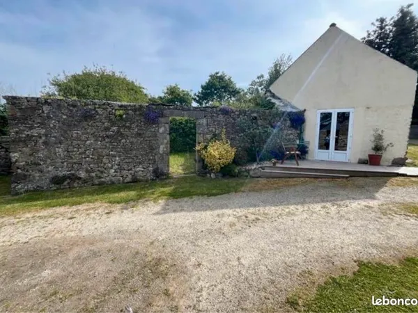 Maison au calme - 2700 m² de terrain