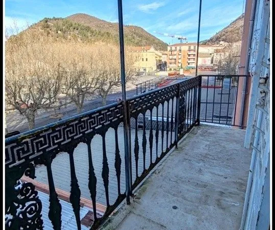 A VENDRE APPARTEMENT 3 pièces + BALCON en centre ville de DIGNE LES BAINS (04)