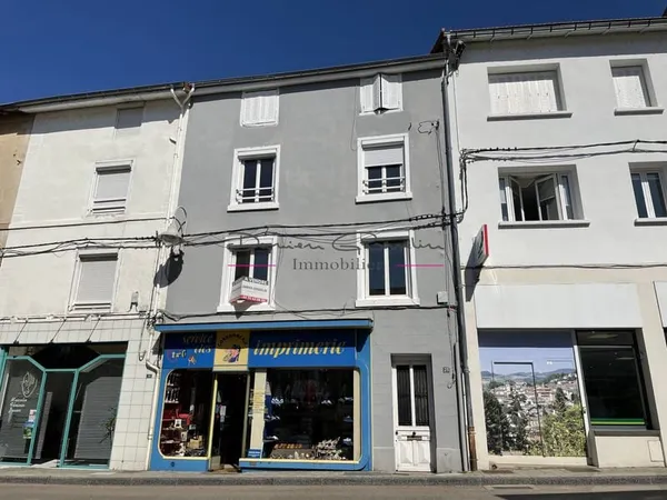 Immeuble avec local commercial et appartement