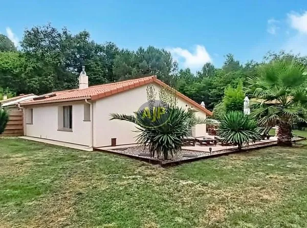 Maison Grayan Et L Hopital 4 pièce(s) 80m2