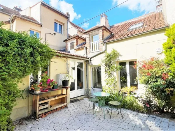 Maison de luxe 11 pièces 210 m²