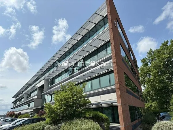 Bureaux 3050 m²