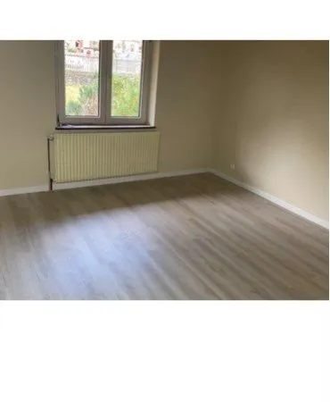 Loue appartement, deux-pièces cuisine, salle de bain douche wc