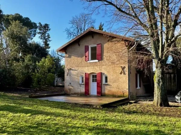 Maison Location Venelles 7p 136m² 1935€