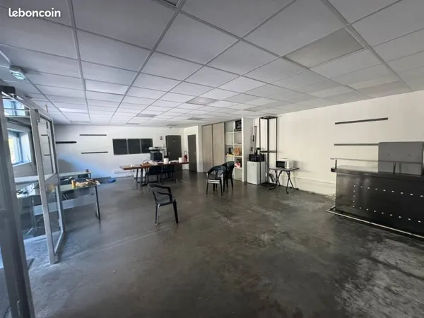Local 85 m²