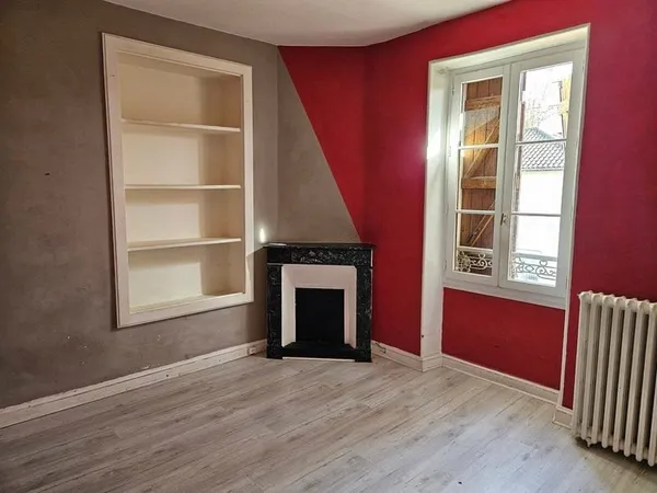 ENSEMBLE IMMOBILIER COMMERCIAL ET HABITATION