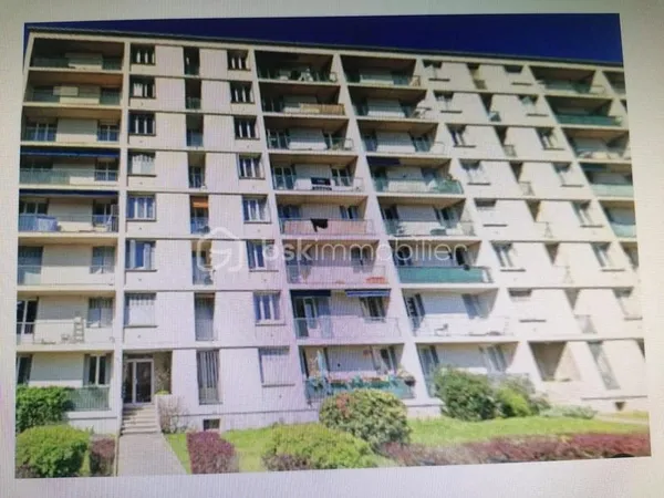 APPARTEMENT avec cave privative et un garage