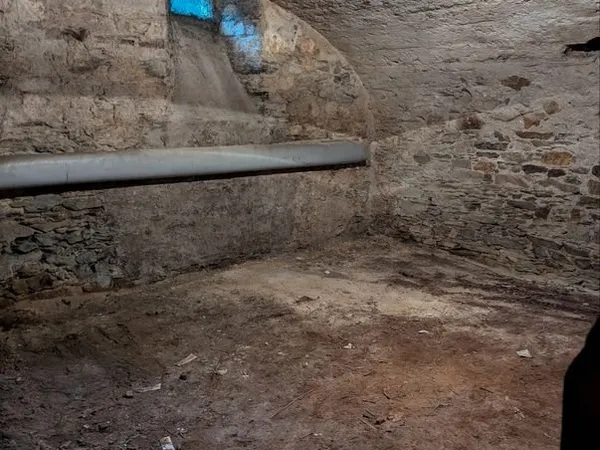 Location d'une grande cave