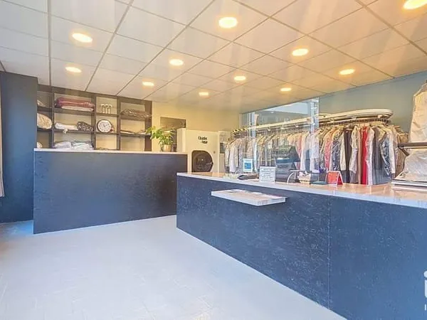 Immeuble commercial 88 m²