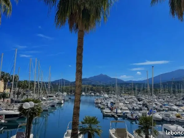 PORT ARGELES - T1 bis avec loggia et vue panoramique sur le port