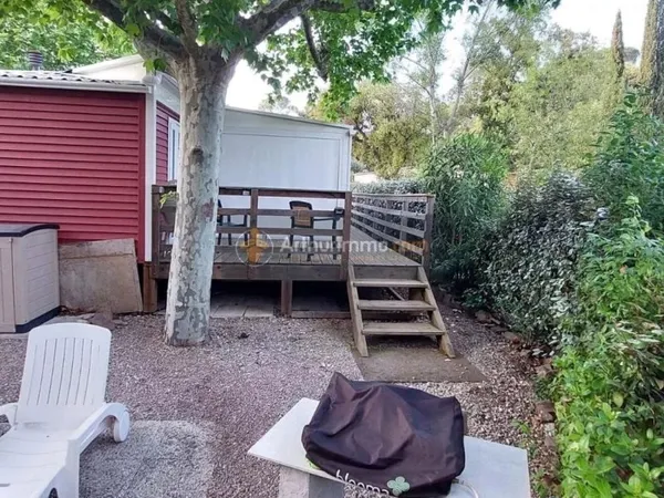 Terrain 245 m²