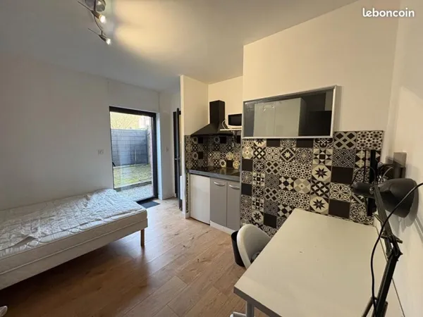Studio 1 pièce 14 m²