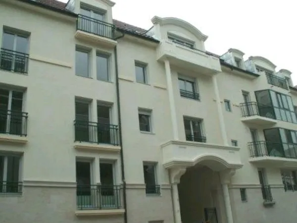 T4 - RESIDENCE SEGER - JOUVENCE