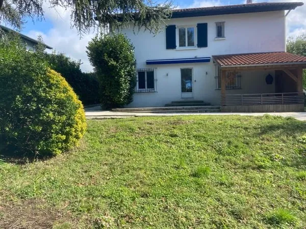 Maison 9 pièces 232 m²