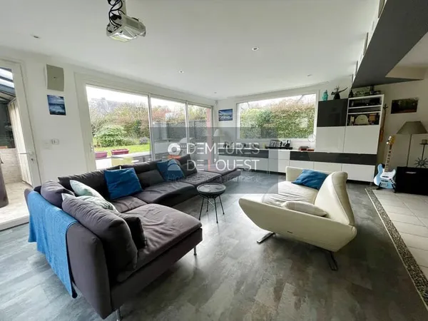 Maison individuelle - 160 m2 - 7 pièces - Bourgbarré