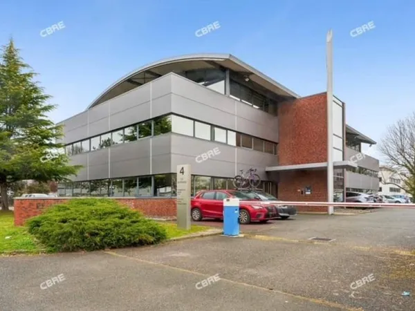 Bureaux 709 m²