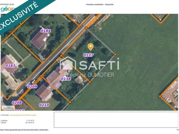 Terrain constructible 894 m²