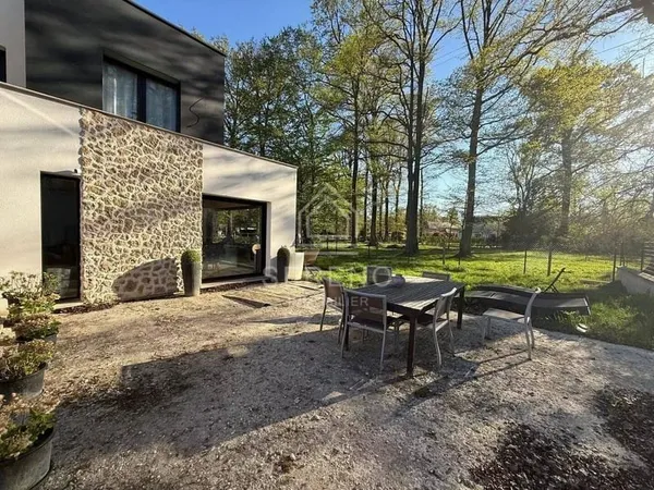 Maison 14 pièces 440 m²