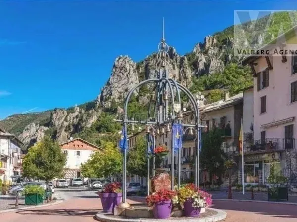Terrain 695 m²