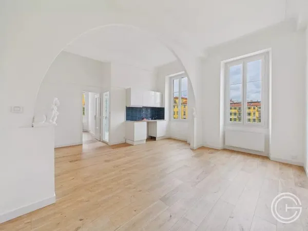 APPARTEMENT 2 PIECES - 5 PLACE GARIBALDI - NICE