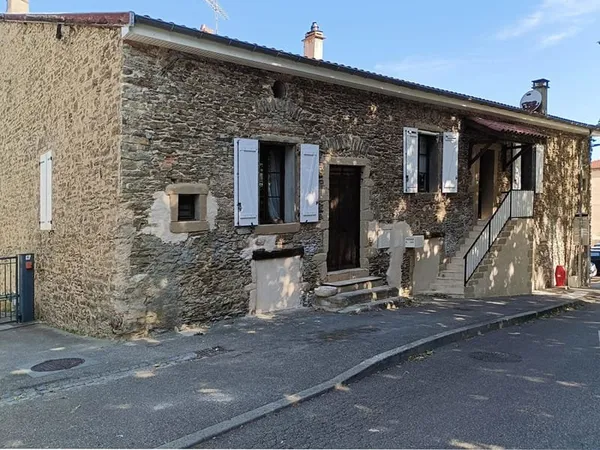 Ensemble immobilier en hyper centre de Givors