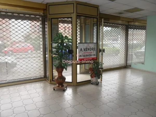 Local 5 pièces 160 m²