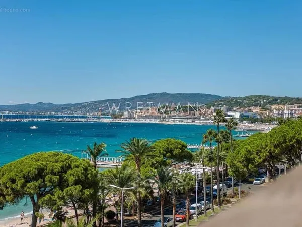 Superbe appartement avec terrasse et vue panoramique sur la Baie de Cannes - Cannes Croisette