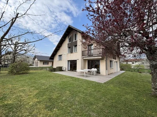 Maison 8 pièces 180 m²