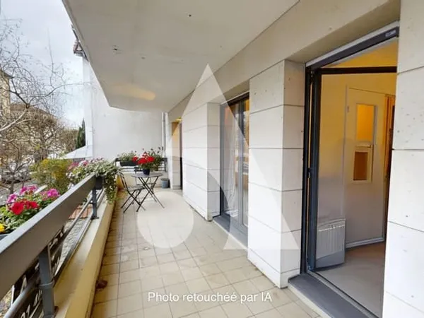 La Garenne-Colombes : Quand votre terrasse de 12 m² vous fait oublier le bureau.