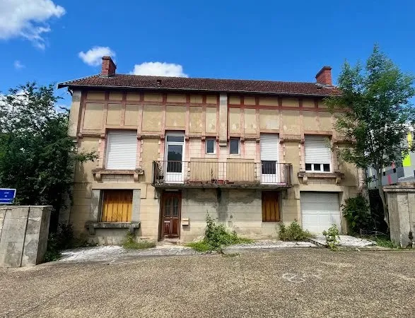 Maison 10 pièces 230 m²