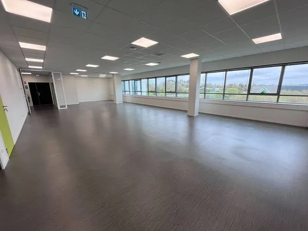 Bureaux 334 m²