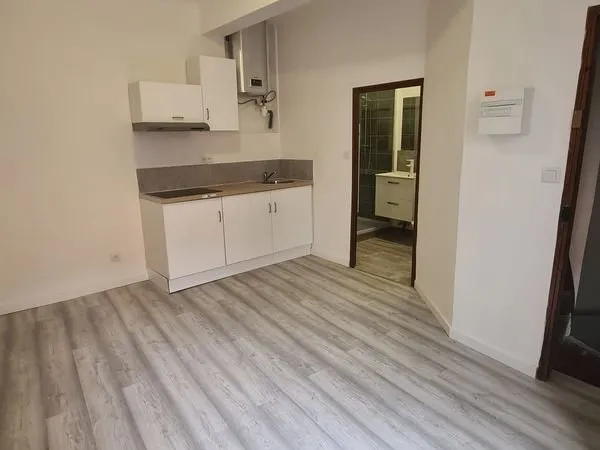 Studio rénové et climatisé
