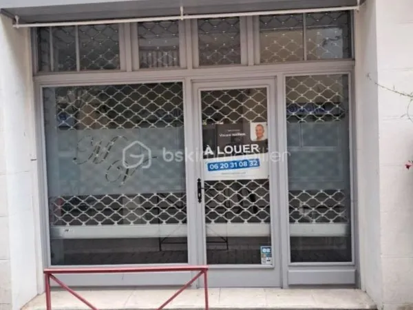 Location Local Commercial 30m² Hypercentre FOIX 09000