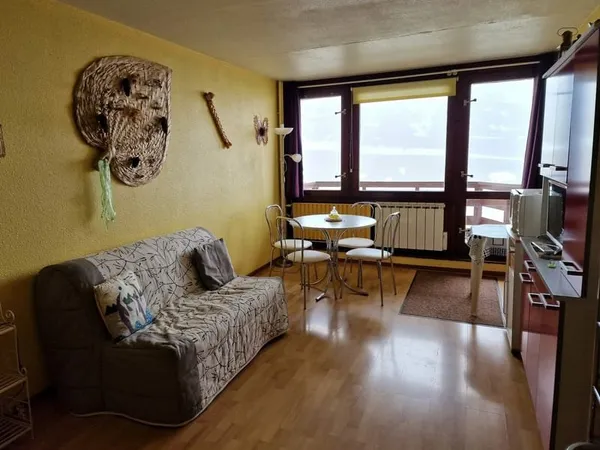 STUDIO AVEC VUE SUR LES PISTES