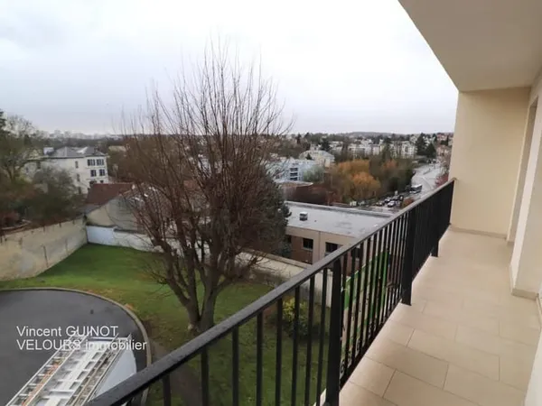 Appartement de 3 chambres avec balcon