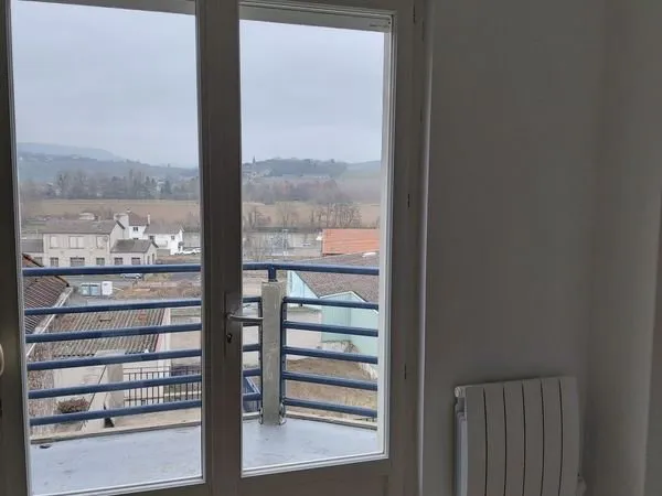 Grand appartement f3 avec balcon