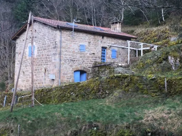 Grande maison en pierre à Désaignes